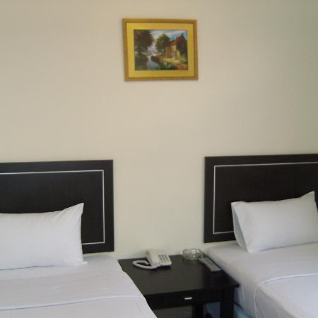 Linkway Hotel Nusajaya  Exterior photo
