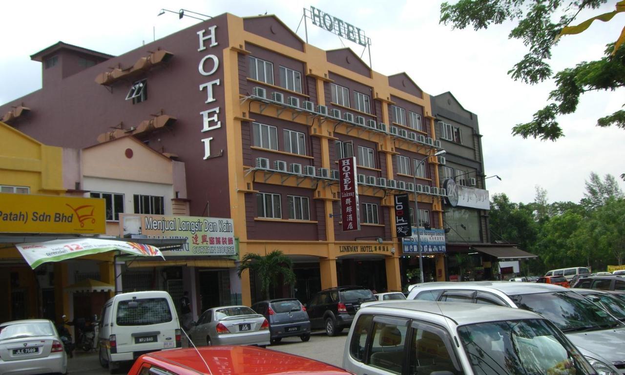 Linkway Hotel Nusajaya  Exterior photo